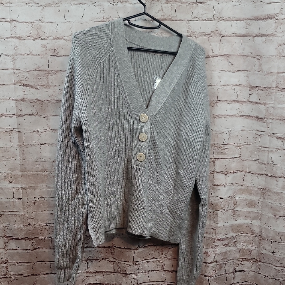 Francesca v neck sweater medium new nwt